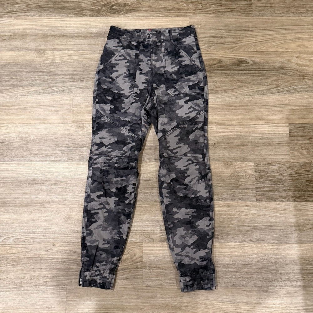 SPANX‎ Stretch Twill Cargo Jogger Womens Medium Black Grey Camo Pull On Pants